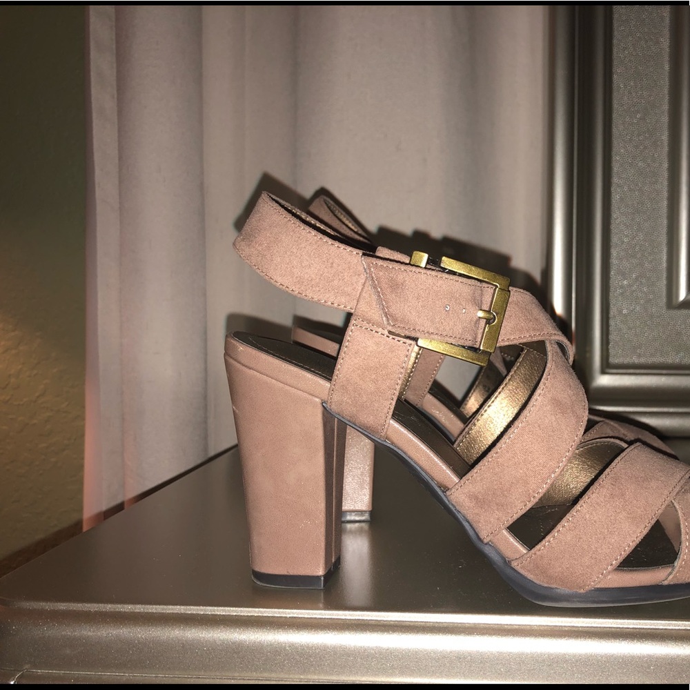Life Stride Strappy Tan Heels